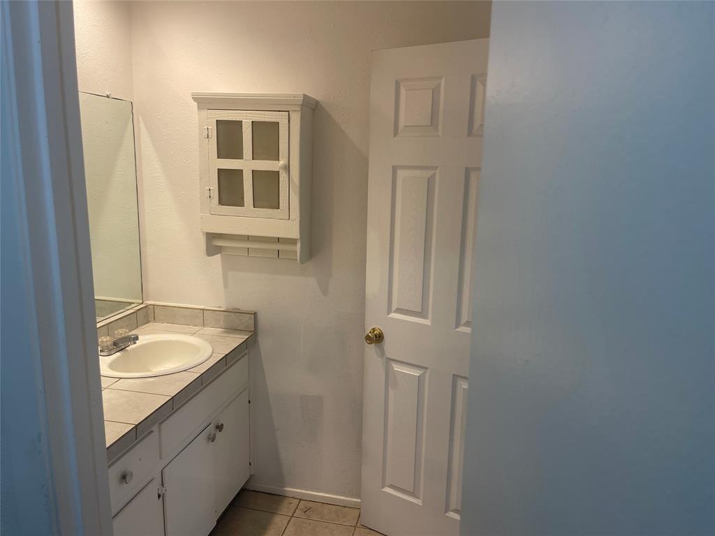 5105 Teri Road Austin TX 78744