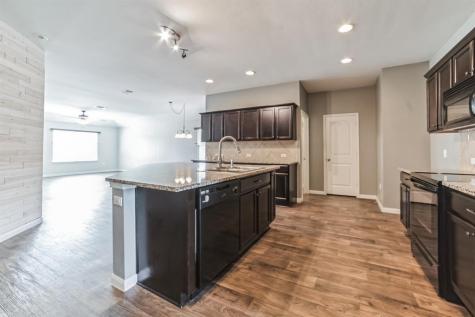 101 Acadia Cove Hutto TX 78634