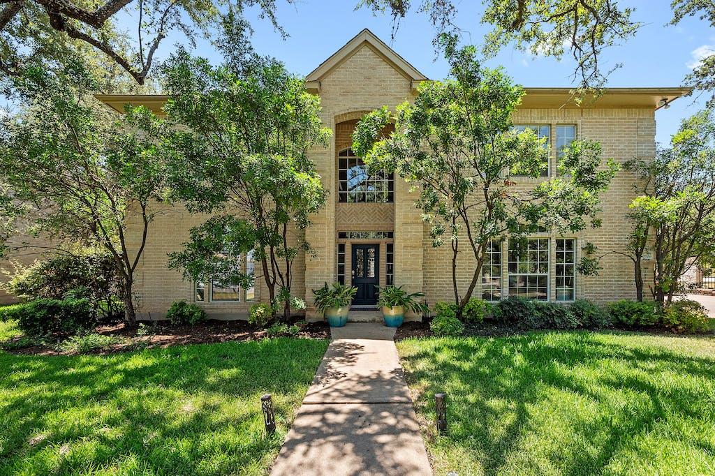 1207 Lakeway Drive Lakeway TX 78734