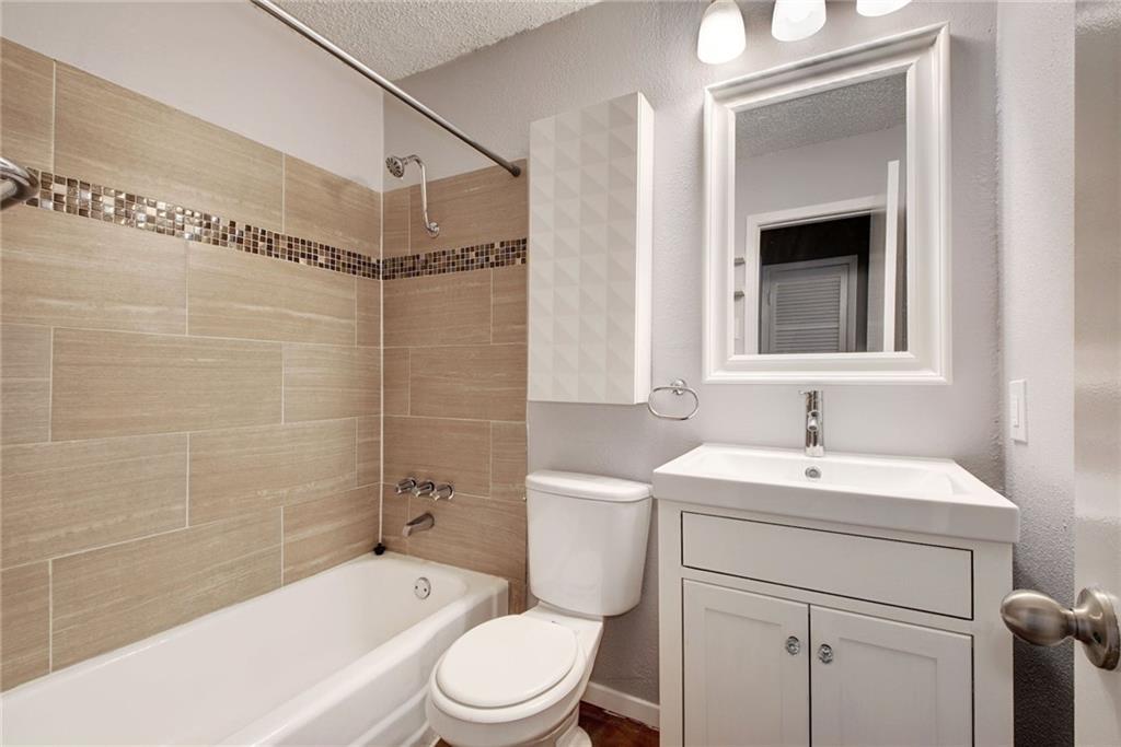 2401 Manor Road Austin TX 78722