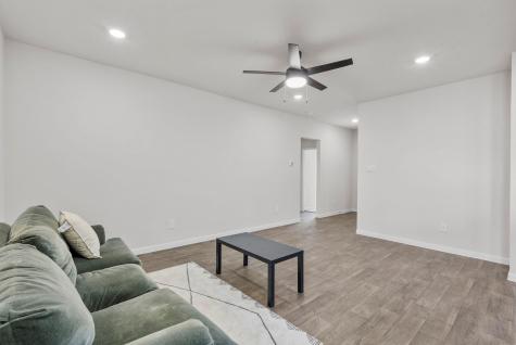 320 Darwin Place Lockhart TX 78644