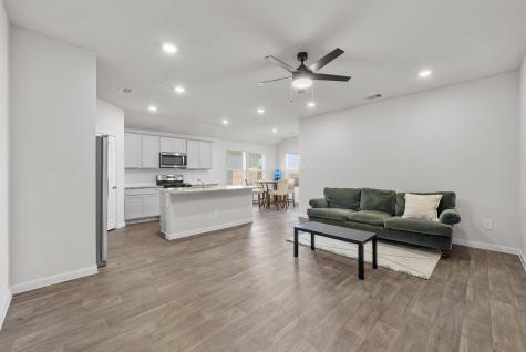 320 Darwin Place Lockhart TX 78644