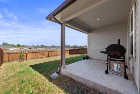 320 Darwin Place Lockhart TX 78644