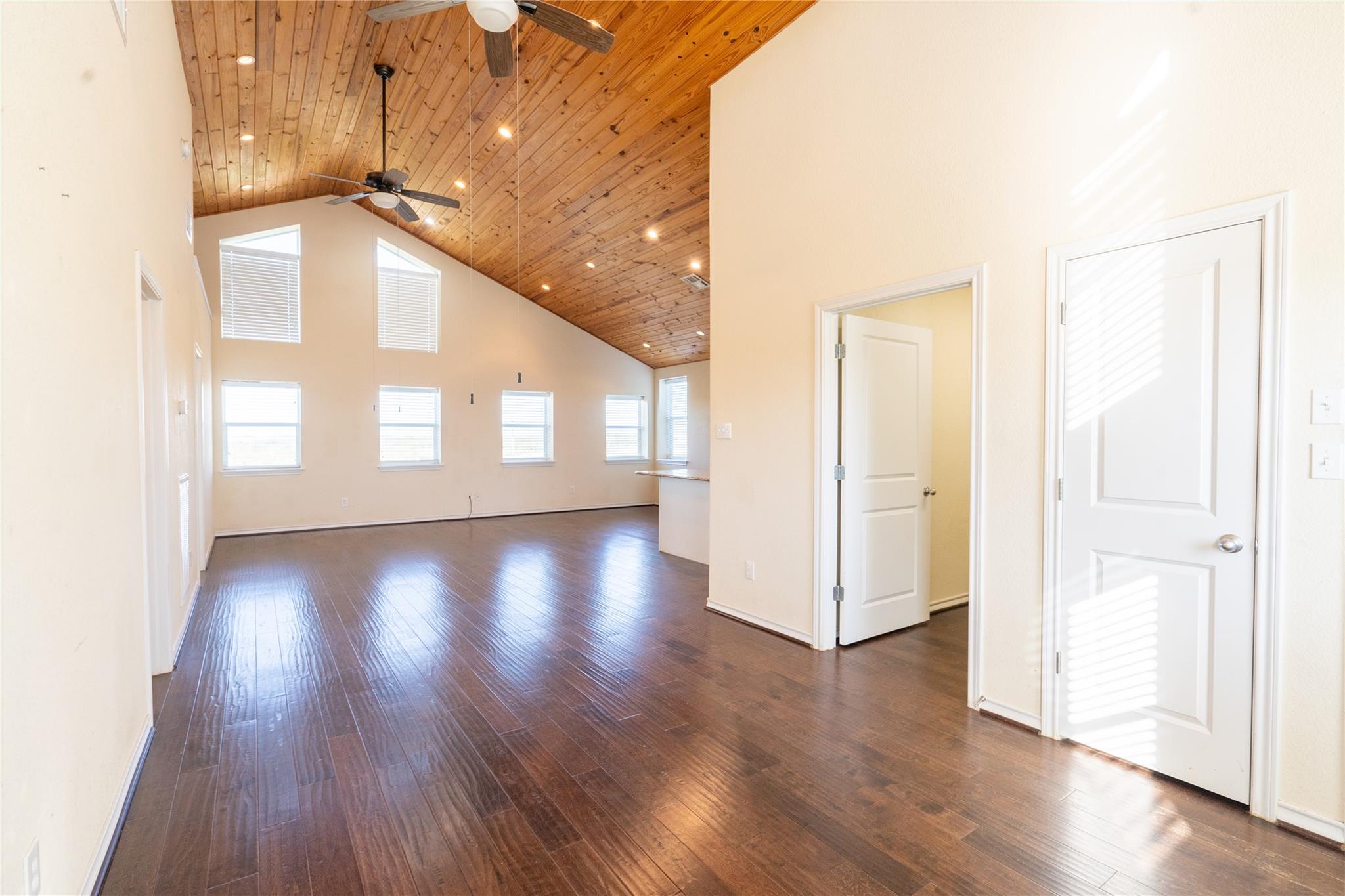 1050 County Road 129 Taylor TX 76574