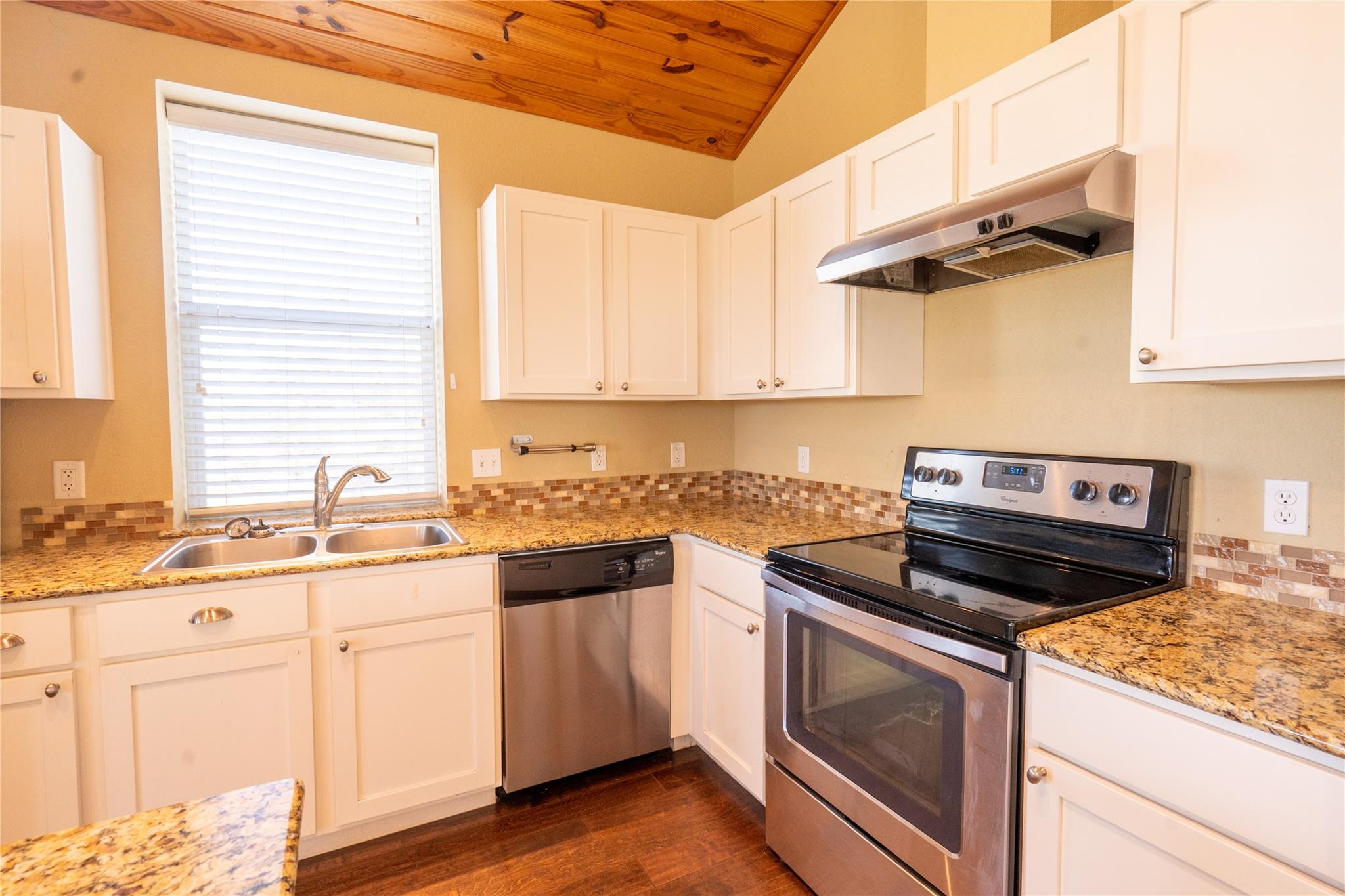 1050 County Road 129 Taylor TX 76574