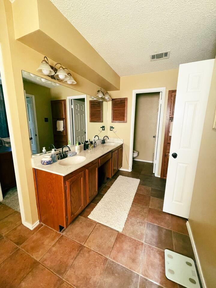 1807 Michael Wayne Drive Austin TX 78728