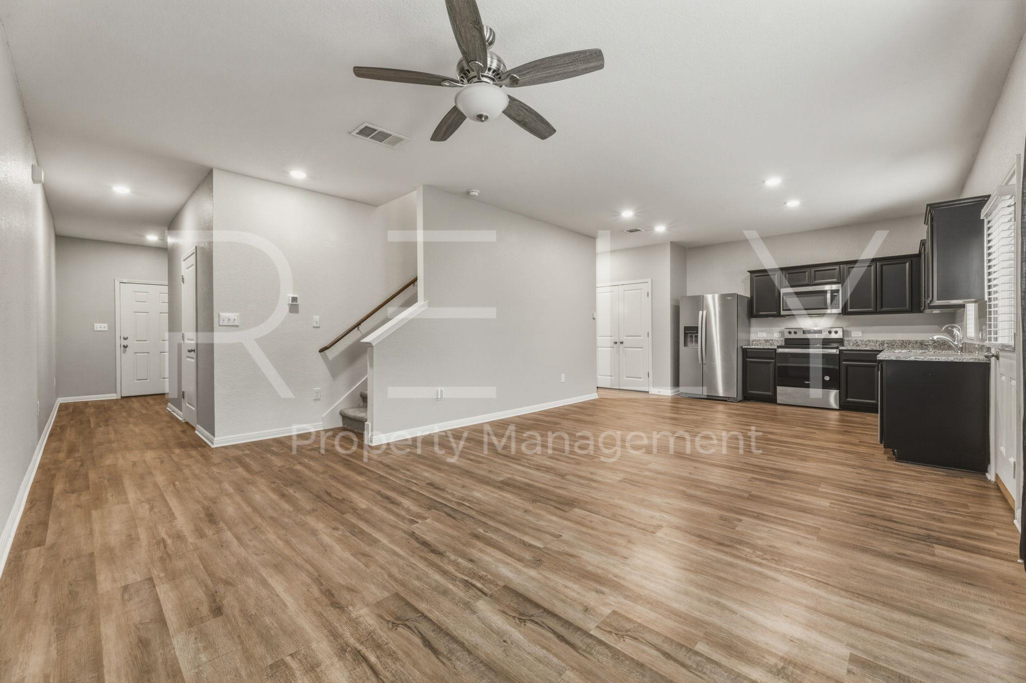 518 Woodpecker Run Jarrell TX 76537