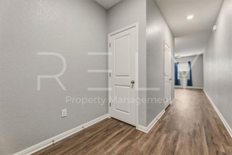 518 Woodpecker Run Jarrell TX 76537