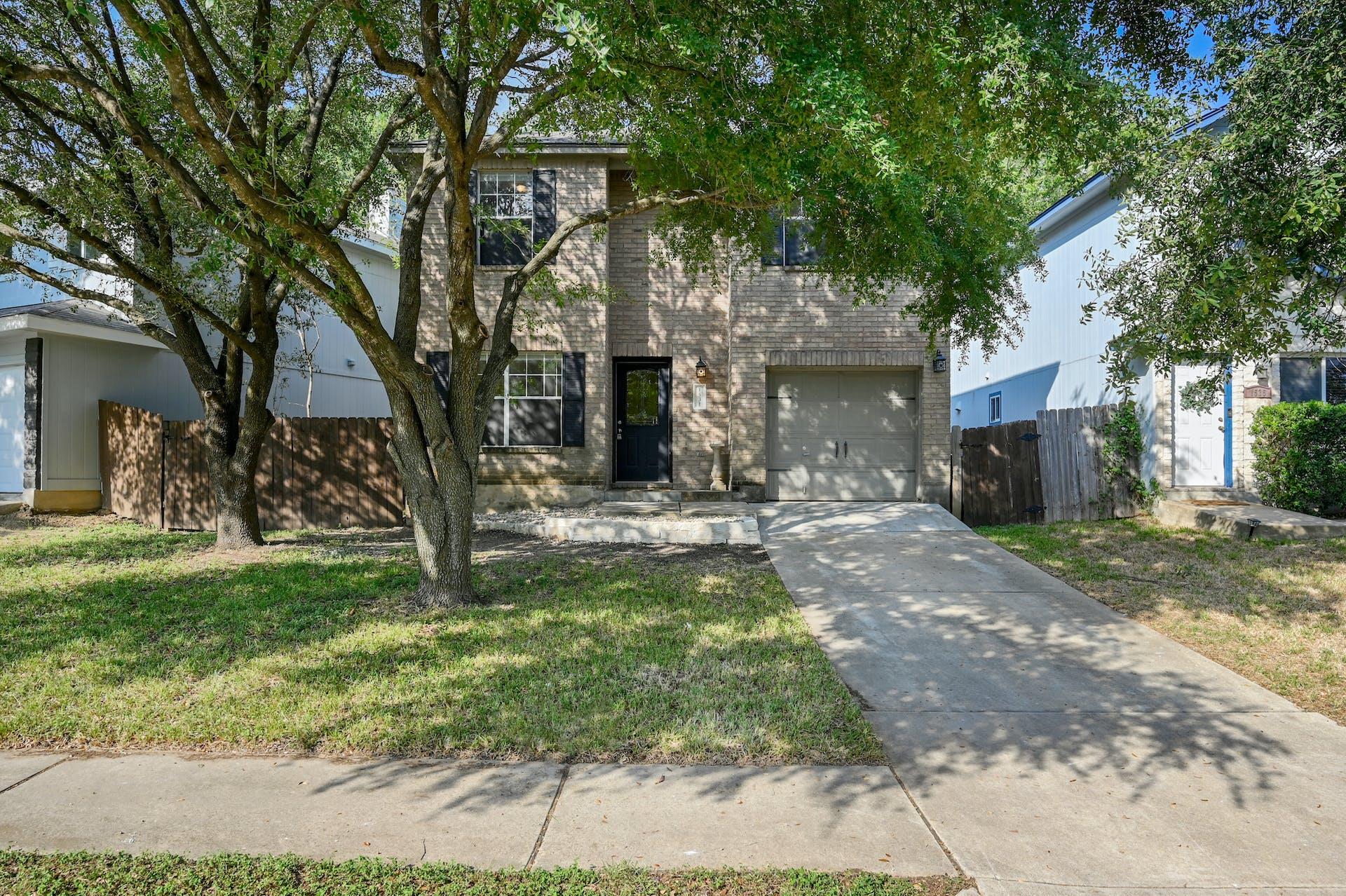 1531 Parkfield Circle Round Rock TX 78664