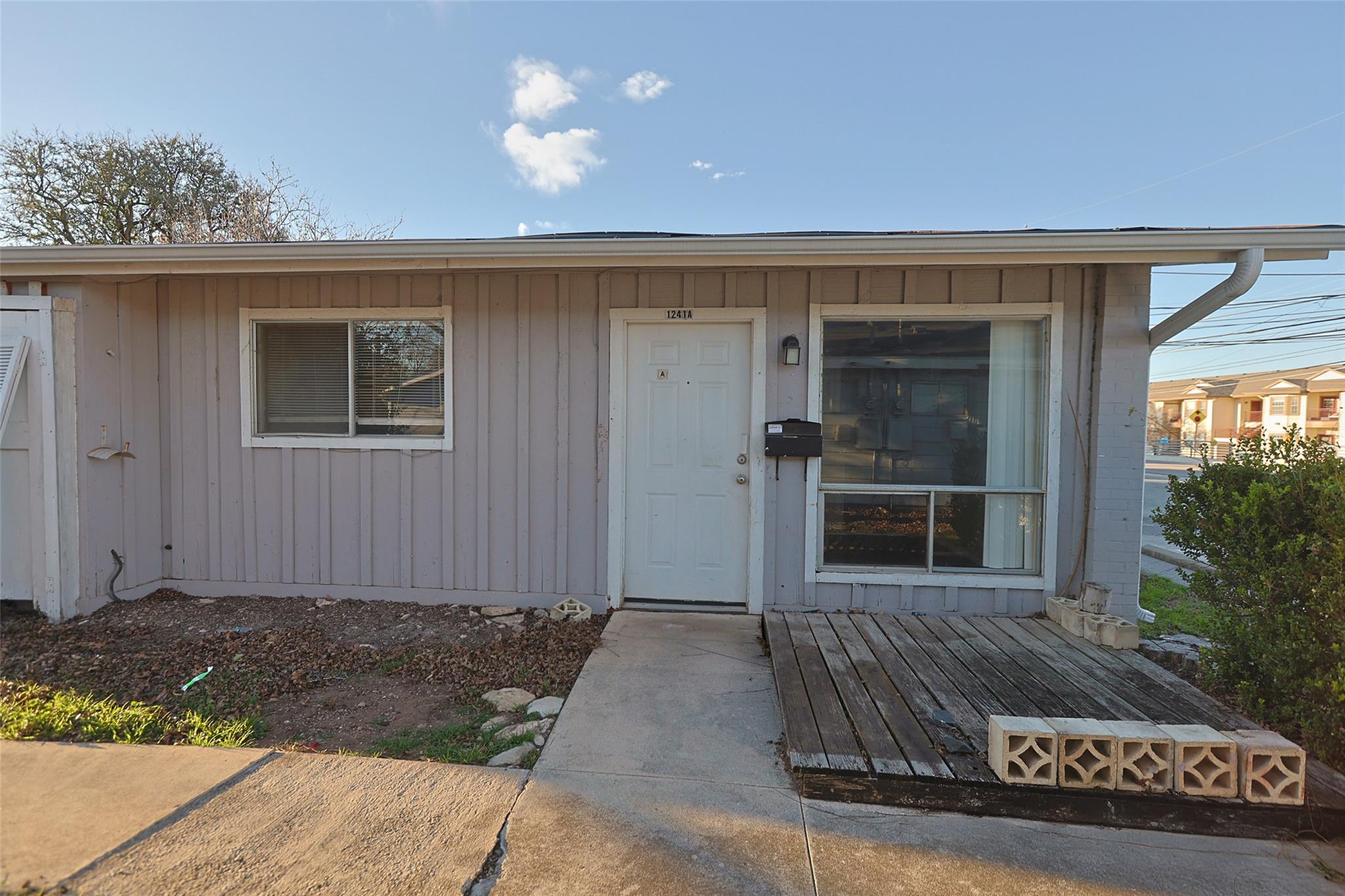 1245 N Lbj Drive San Marcos TX 78666