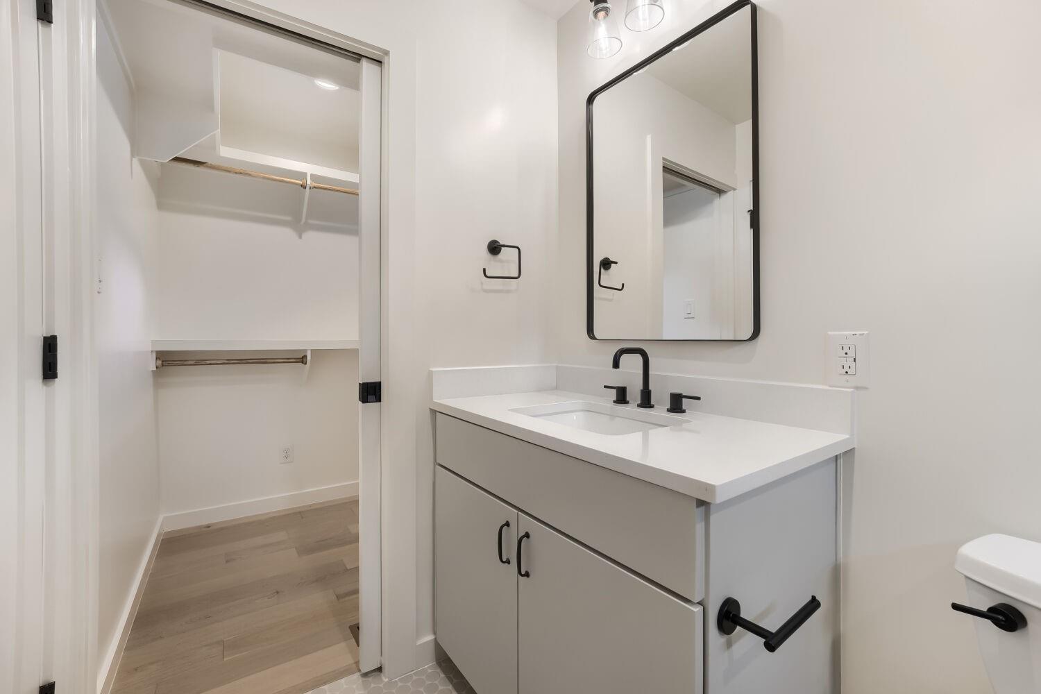 3204 Overcup Oak Drive Austin TX 78704