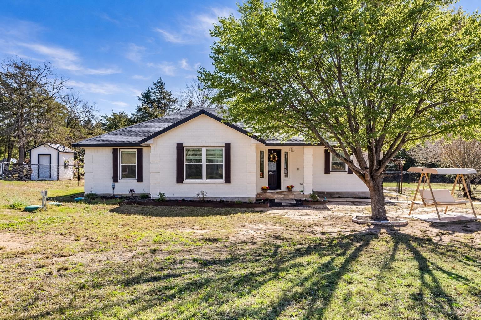 137 W Oak Drive Cedar Creek TX 78612