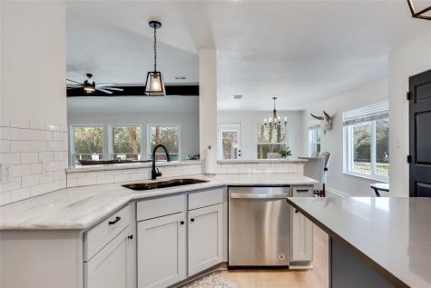 137 W Oak Drive Cedar Creek TX 78612
