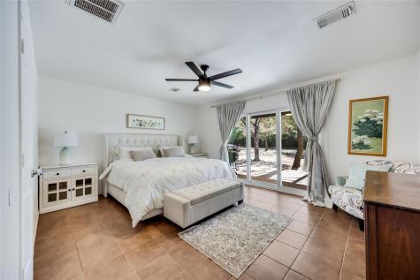 137 W Oak Drive Cedar Creek TX 78612