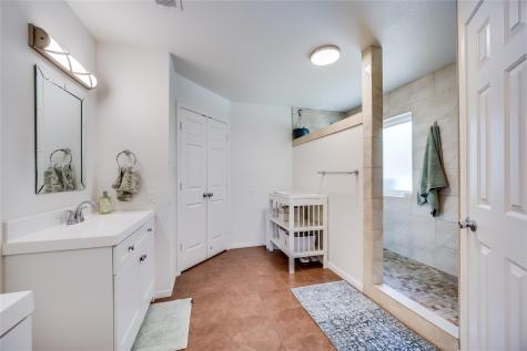 137 W Oak Drive Cedar Creek TX 78612