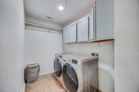 137 W Oak Drive Cedar Creek TX 78612
