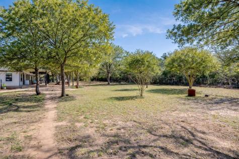 137 W Oak Drive Cedar Creek TX 78612
