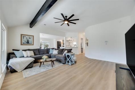 137 W Oak Drive Cedar Creek TX 78612