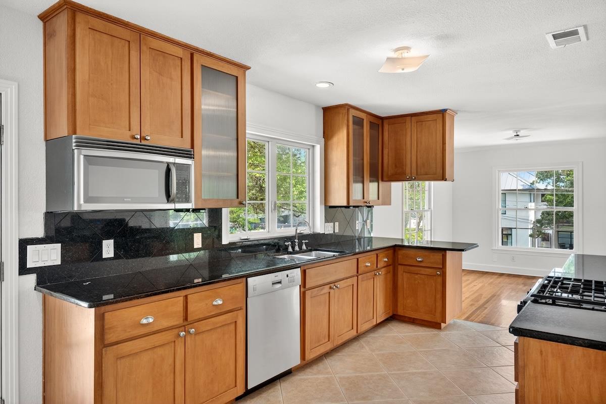 2506 Hillview Road Austin TX 78703