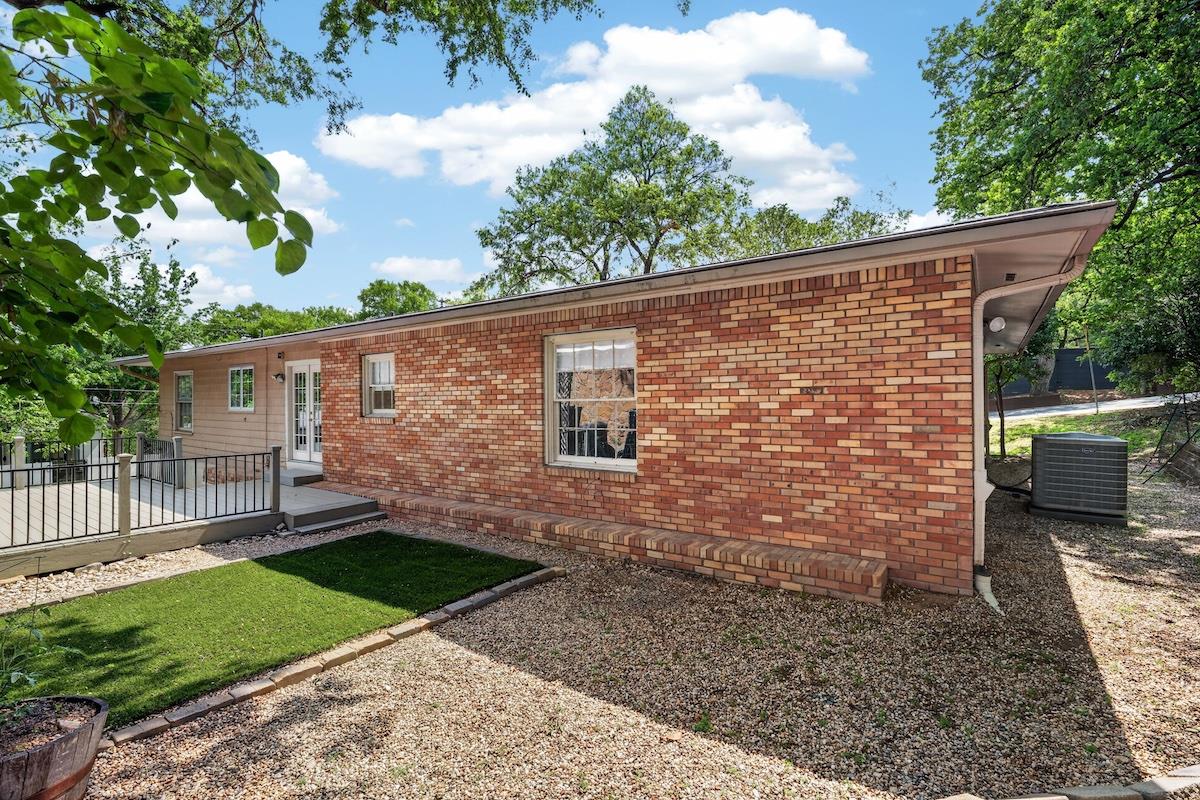 2506 Hillview Road Austin TX 78703