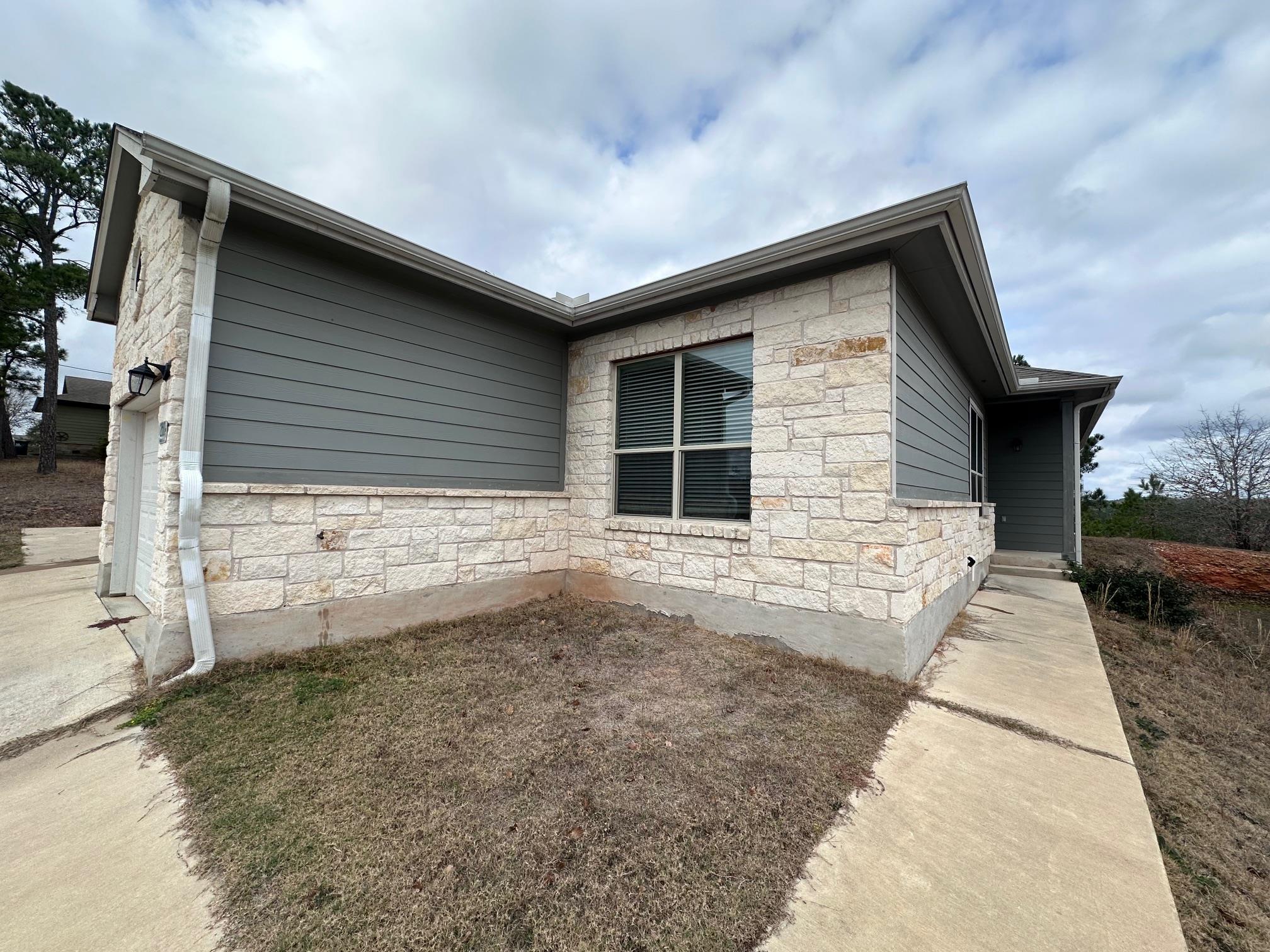 200 Mauna Kea Lane Bastrop TX 78602