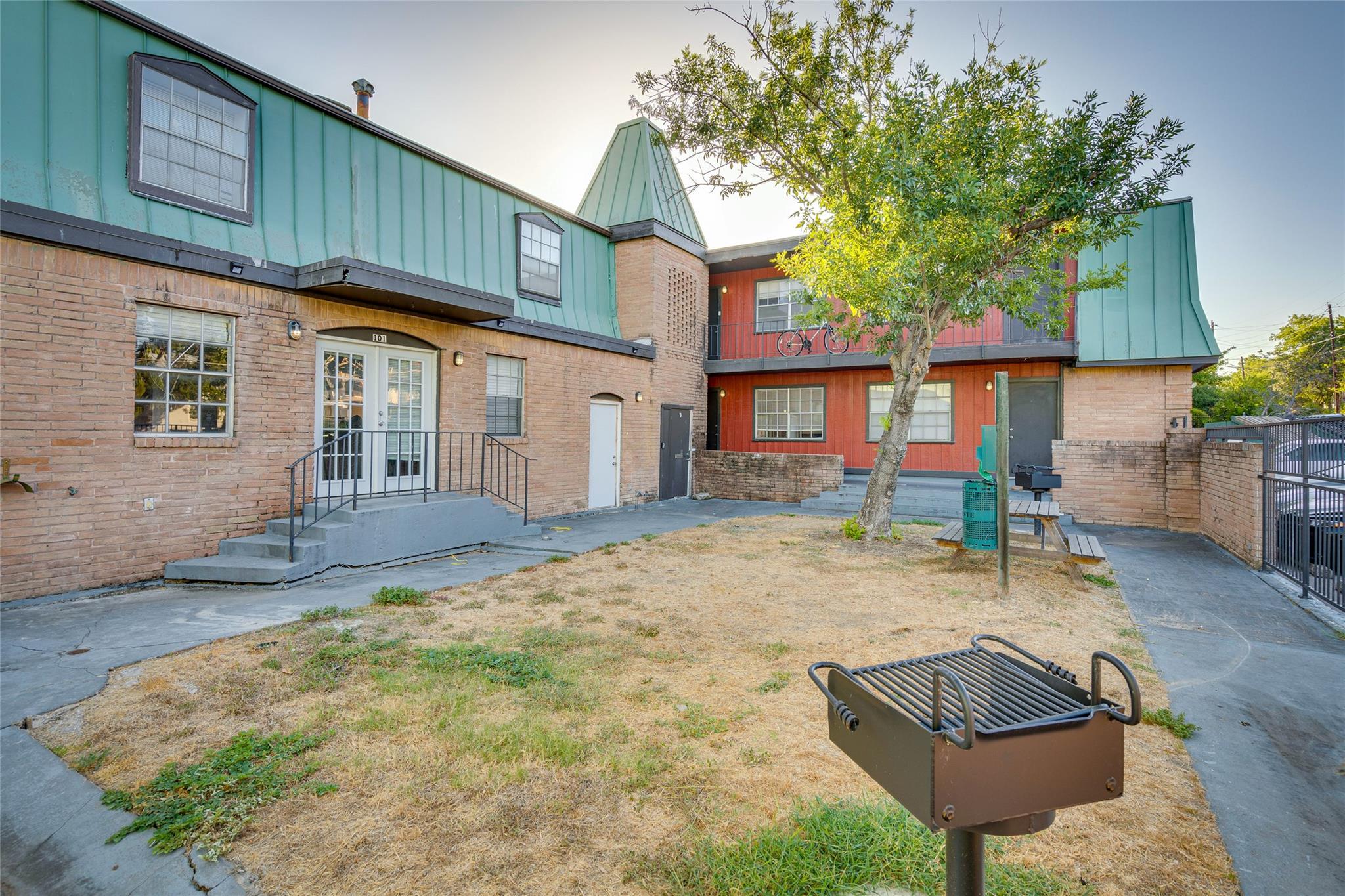 307 E 31 Street Austin TX 78705
