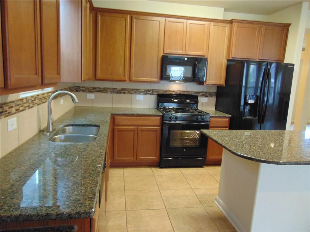5208 Hellman Kyle TX 78640