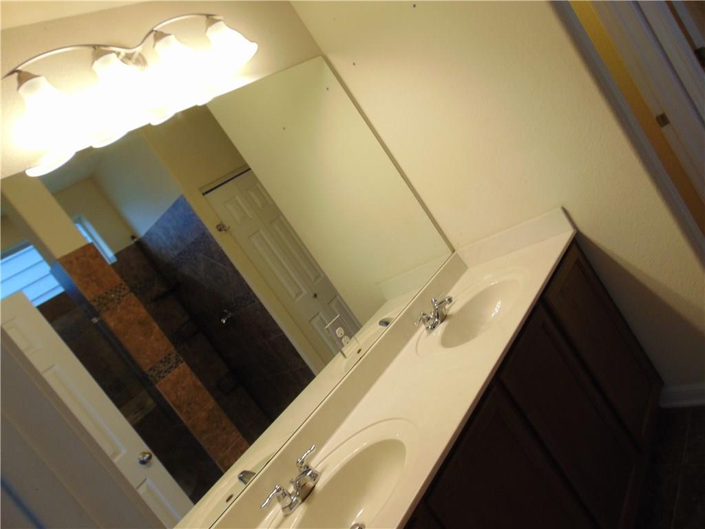 5208 Hellman Kyle TX 78640