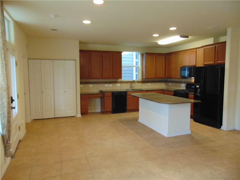 5208 Hellman Kyle TX 78640