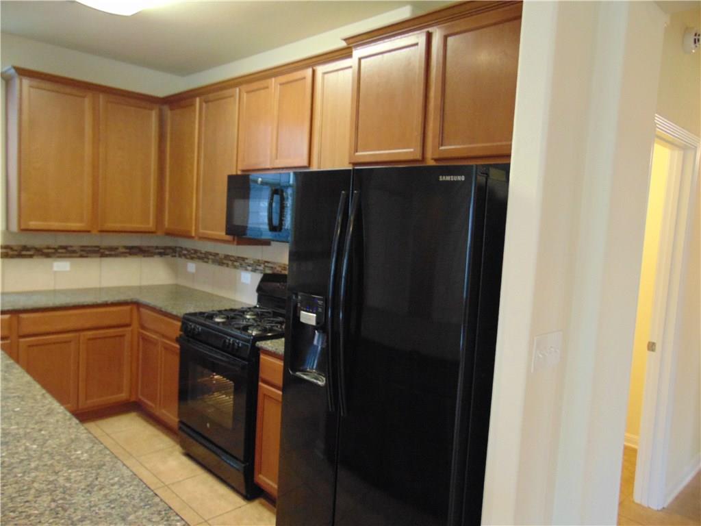 5208 Hellman Kyle TX 78640