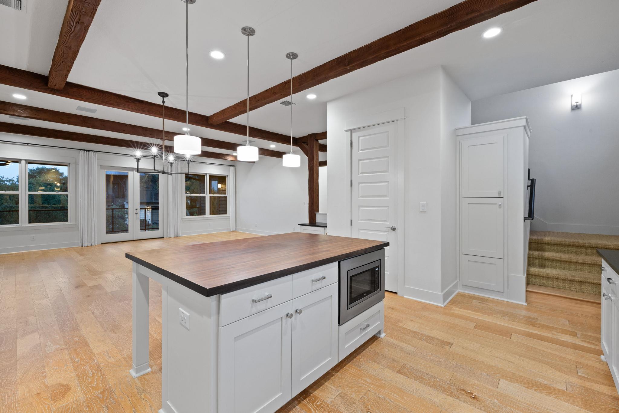 2217 Seabiscuit Cove Spicewood TX 78669