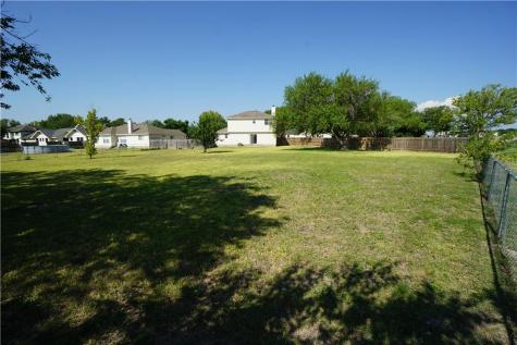 112 Creekside Drive Hutto TX 78634