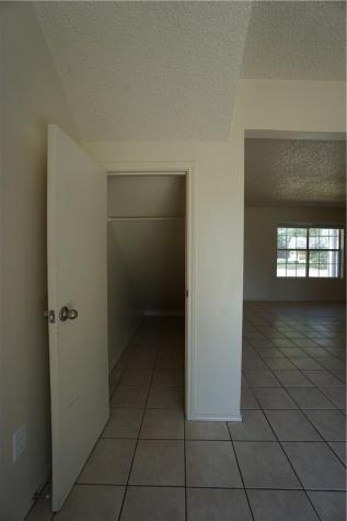 112 Creekside Drive Hutto TX 78634