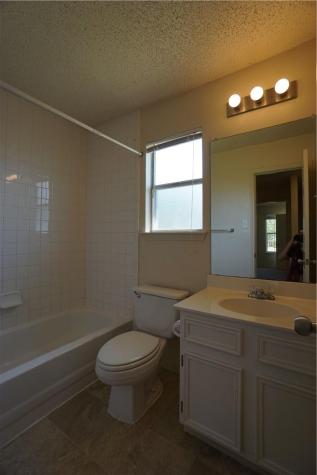 112 Creekside Drive Hutto TX 78634