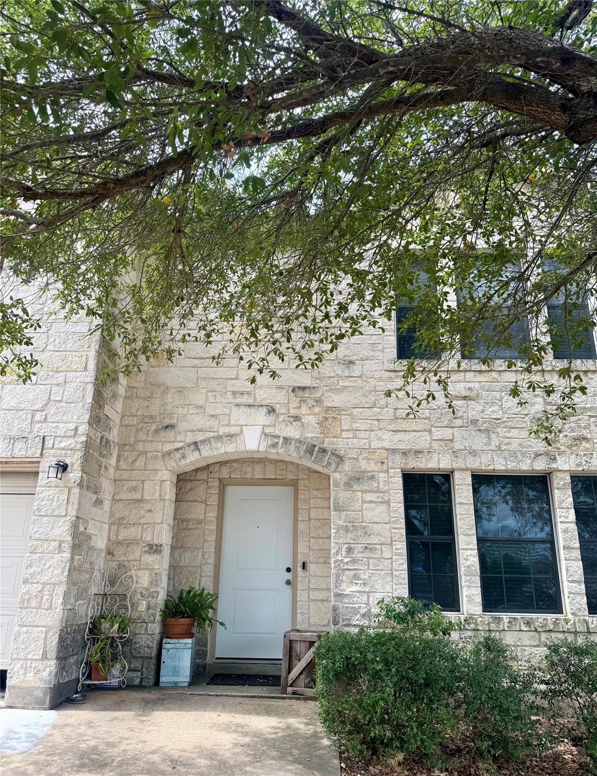 11104 Chatam Berry Lane Austin TX 78748