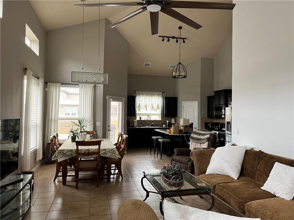 1529 Hamiltons Way Leander TX 78641