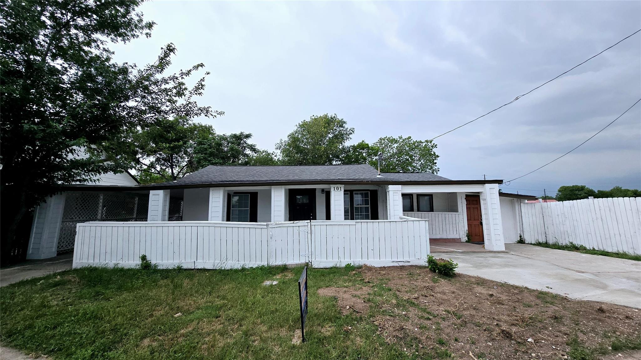 101 S Lockhart Street Manor TX 78653