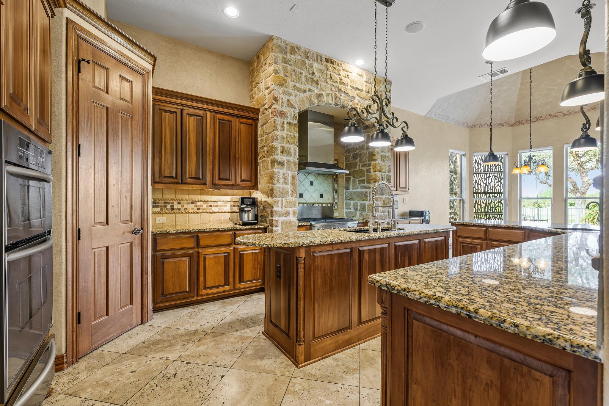 4008 Sugarloaf Drive Austin TX 78738