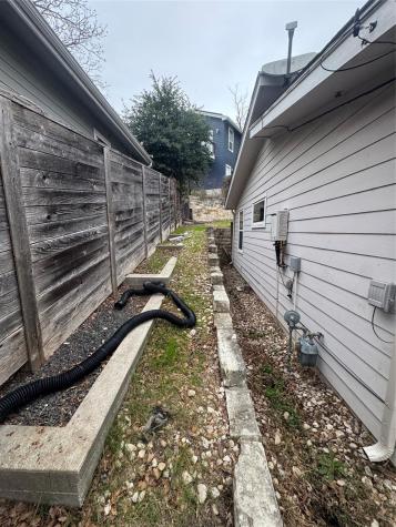 2708 Oak Springs Drive Austin TX 78702