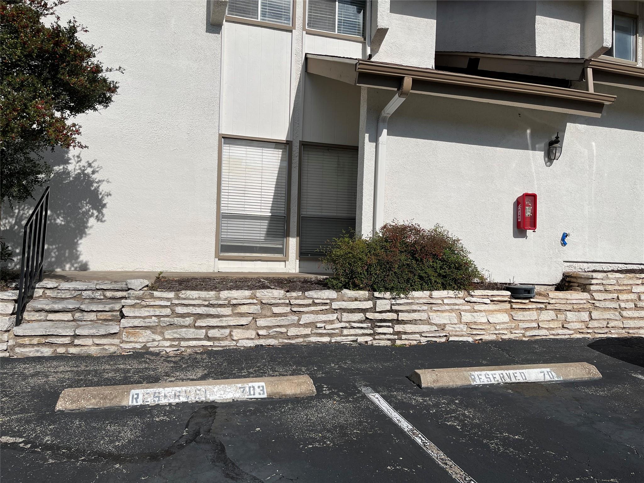 6910 Hart Lane Austin TX 78731
