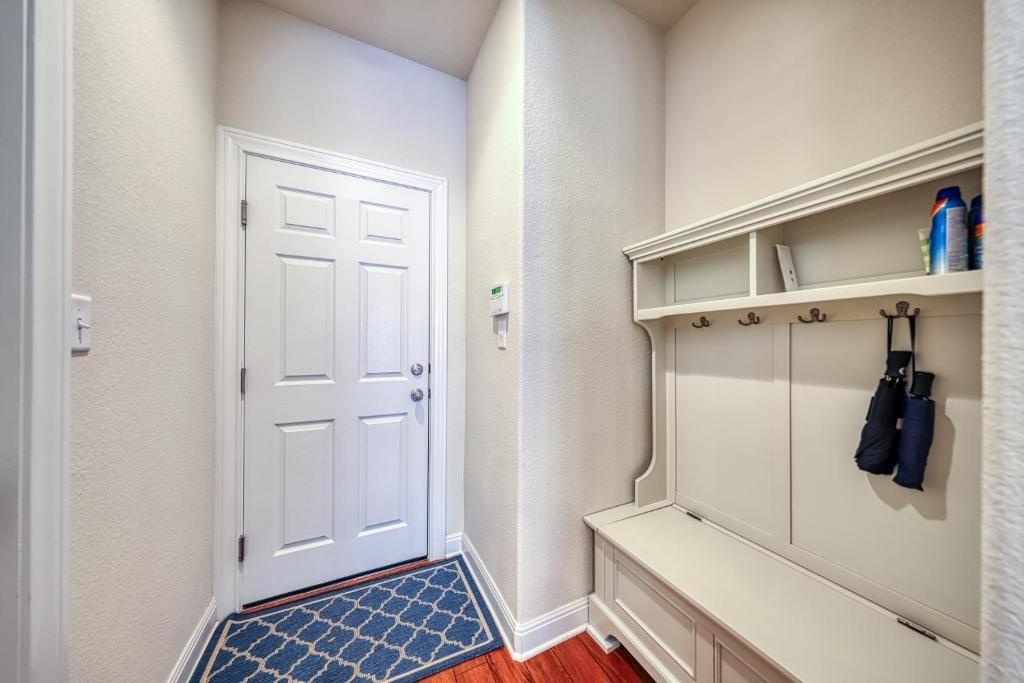 2304 S Lakeline Boulevard Cedar Park TX 78613
