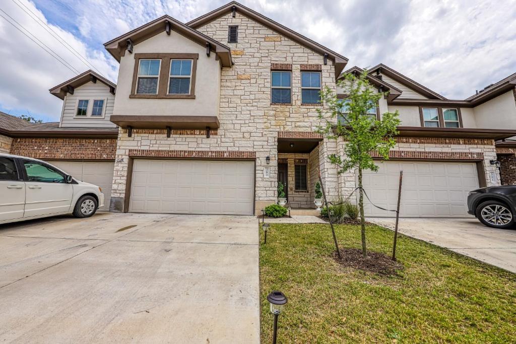 2304 S Lakeline Boulevard Cedar Park TX 78613