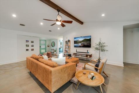 9012 Texas Oaks Drive Austin TX 78748