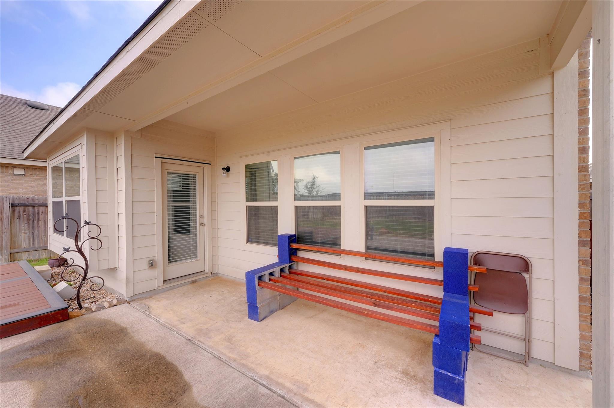 702 Nautical Loop Kyle TX 78640