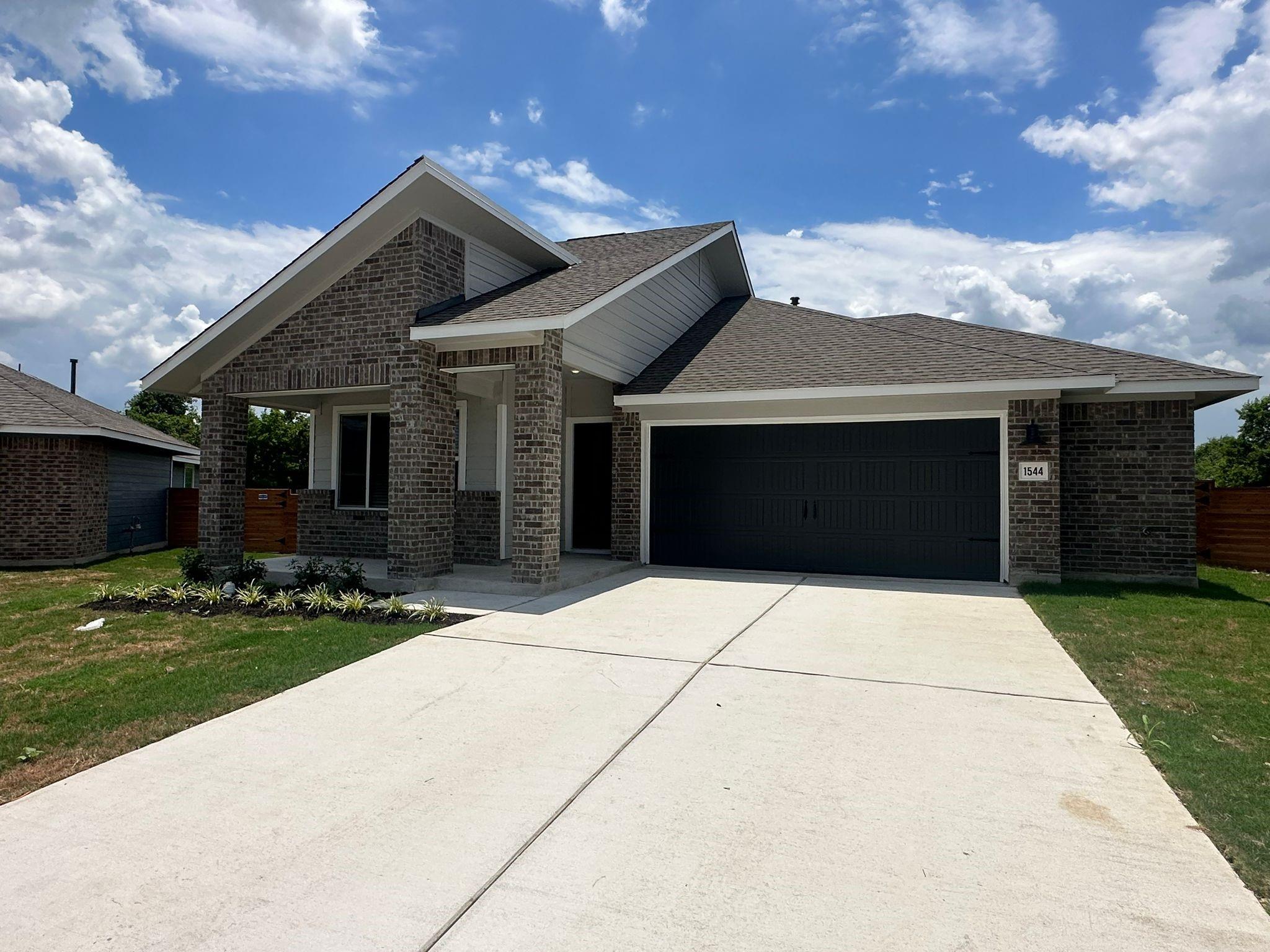1544 Marley Kyle TX 78640