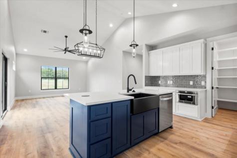 205 N Avenue Johnson City TX 78636