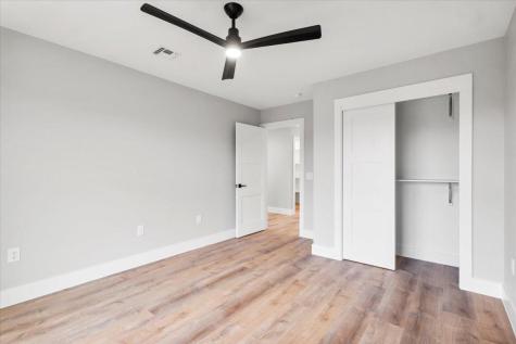 205 N Avenue Johnson City TX 78636