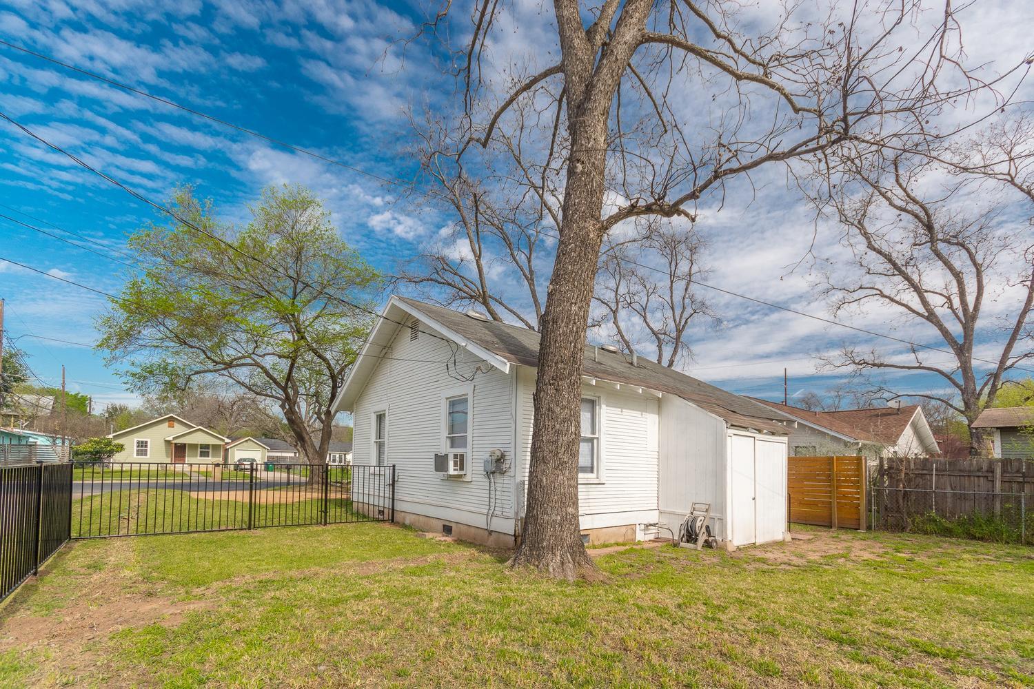 57 Chalmers Avenue Austin TX 78702