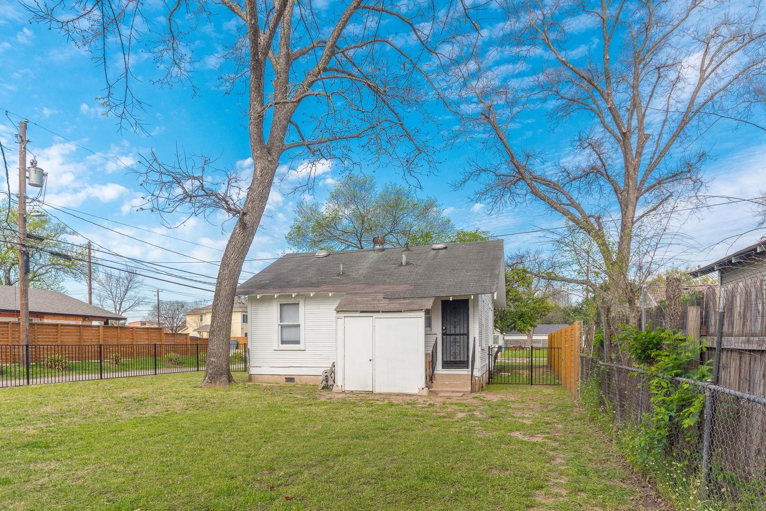 57 Chalmers Avenue Austin TX 78702