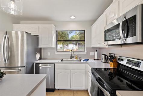 414 Gregg Drive Spicewood TX 78669